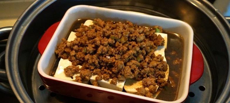 掌握关键步骤，轻松制作香滑美味的豆腐菜肴（掌握关键步骤）