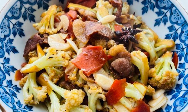 肉末圆椒炒菜花，鲜美可口（美味佳肴）  第2张