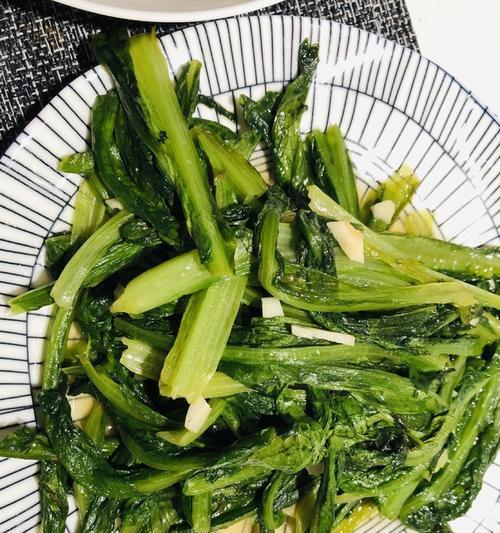 美味又健康，学会肉末蒜蓉油麦菜的做法（健康饮食）  第2张