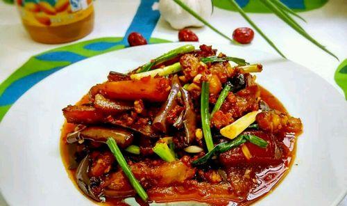 轻松学会肉末酱茄子，美味下饭不费劲（简单易学的家常菜）  第2张