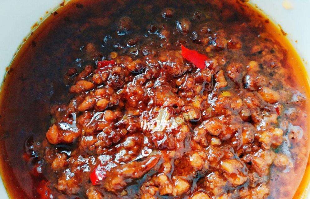 美味的肉末盒子制作教程（让你轻松学会制作肉末盒子的方法）  第2张