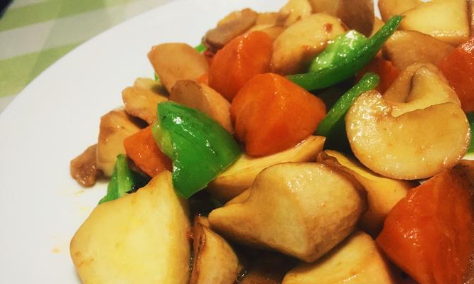 清炒红萝卜的做法（营养丰富、美味可口）  第3张