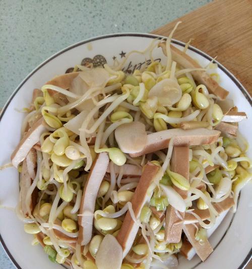 美味清炒黑豆芽，健康有营养（自制清炒黑豆芽）  第3张