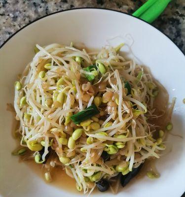 美味清炒黑豆芽，健康有营养（自制清炒黑豆芽）  第2张