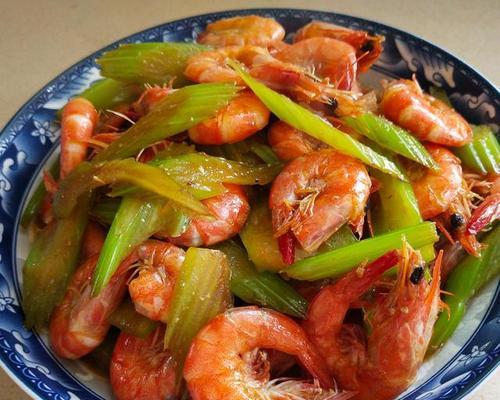 清炒河虾，鲜美可口（传统美食的制作方法）  第3张