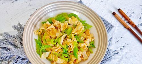 清炒豆皮的家常做法（简单易学）  第3张