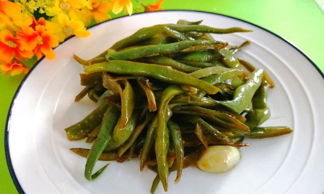 清炒豆角干做法（如何做出口感鲜嫩的清炒豆角干）  第3张