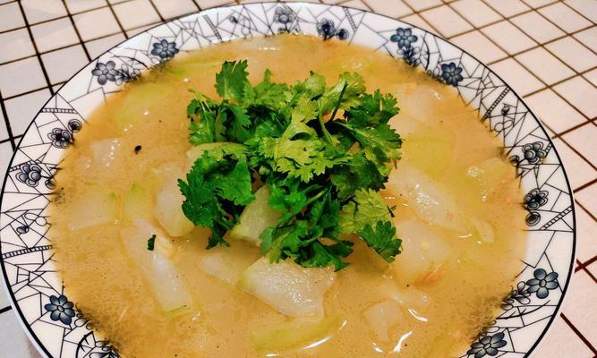 清爽美味的清炒冬瓜虾皮（家庭厨房）  第2张