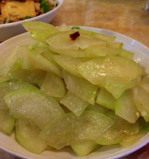 清爽炒冬瓜，盘中清凉一夏（15个技巧助你轻松掌握冬瓜烹饪）