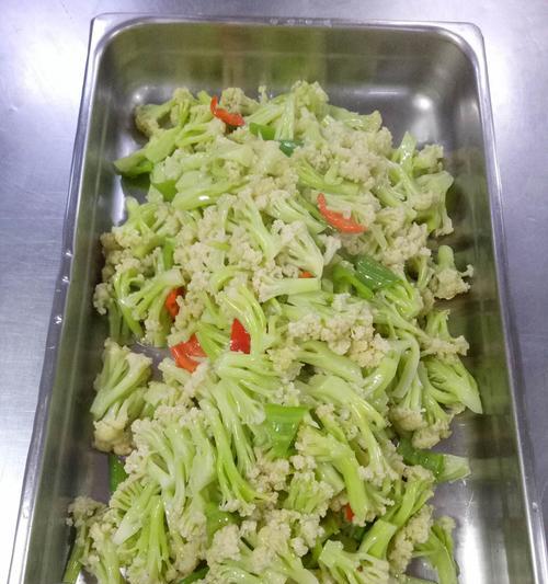 家常清炒菜花（15个技巧教你做出口感好的清炒菜花）  第3张