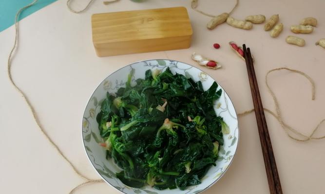 清炒菠菜的做法（简单易学）  第1张