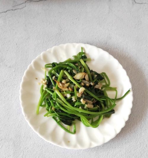 清炒波菜的做法详解（让你轻松掌握家常清炒波菜的技巧）  第2张