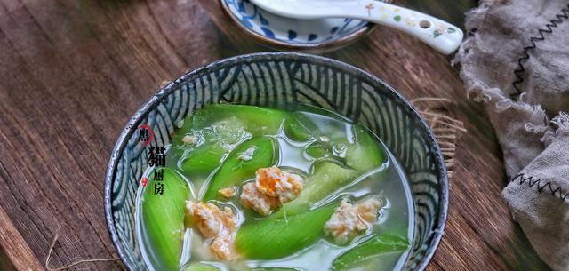 清炒八棱瓜，清爽可口的夏日佳肴（烹制技巧与口感升级）  第2张