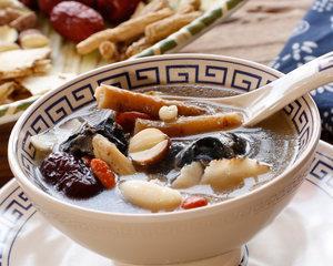 清爽夏日，炖出美味——猪蹄清补凉（夏日的清凉佳肴）