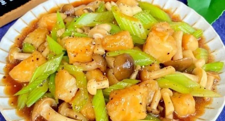 如何做出一道美味的以倾心小炒（掌握这些技巧）