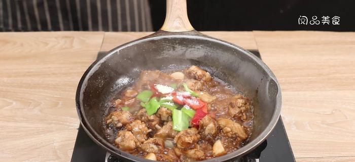 轻松做出家庭口感三杯鸡（传统美味的家常菜）  第1张