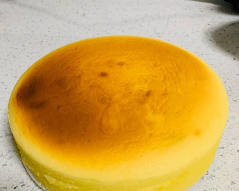 做出口感松软的轻乳酪蛋糕（以寸为主题）