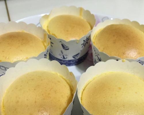 做出口感松软的轻乳酪蛋糕（以寸为主题）  第2张