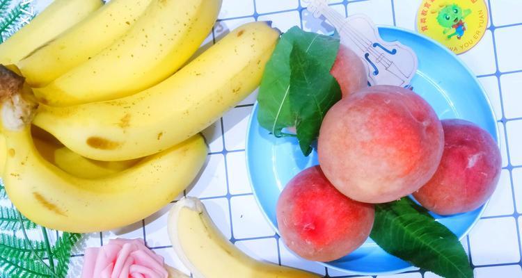 以轻凉水果餐为主的健康生活（打造美味又健康的水果盛宴）  第1张