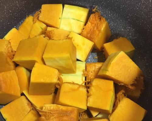 以青蒸南瓜，营养又美味（南瓜的功效与青蒸南瓜的做法）  第2张