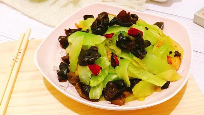 美味青笋木耳的制作方法（健康营养）  第3张