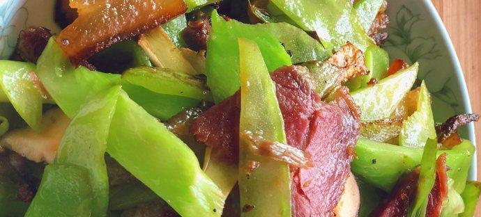 青笋炒腊肉，家常美味好滋味（做法详解）  第3张