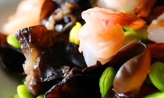 青蒜木耳炒肉片，鲜香可口的家常菜（做法简单易学）