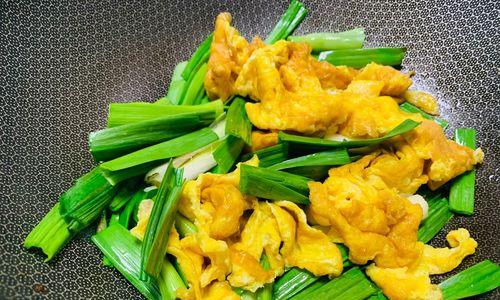 青蒜苗炒豆腐皮（家常美味）