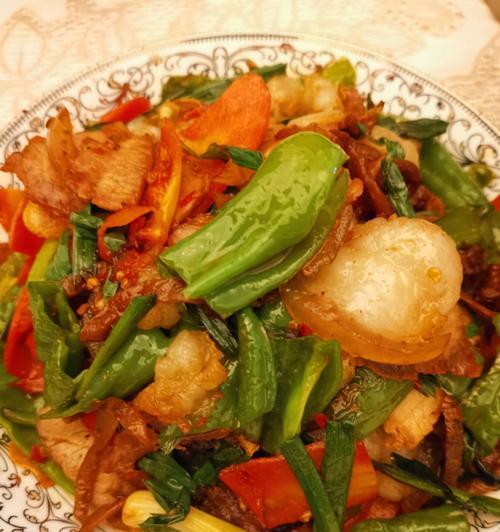 青蒜回锅肉的做法（家常美食）  第2张