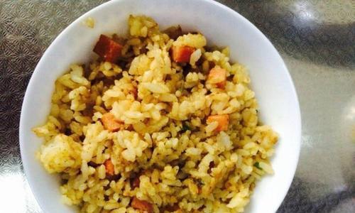 青蒜蚝油炒饭，美味又营养（家常好味）