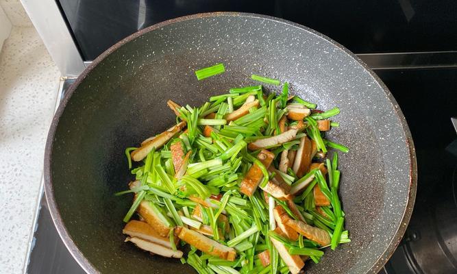 清爽可口的青蒜豆干做法（用新鲜青蒜）