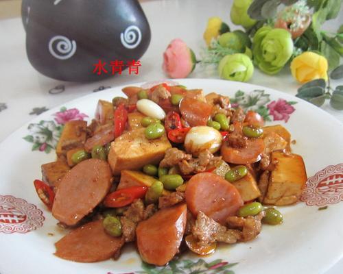 青蒜炒熏干，鲜香可口的家常小菜（让你享受到田园风味的美味佳肴）