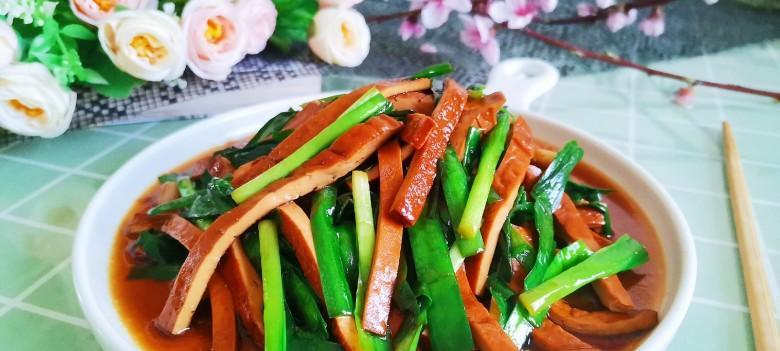 清爽美味的青蒜炒香干（家常菜谱）