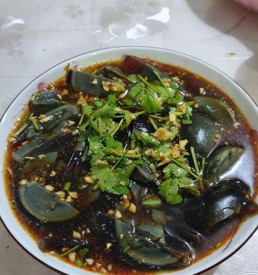 青蒜炒皮蛋（用皮蛋和青蒜）