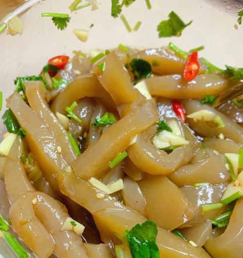青蒜炒魔芋豆腐，美味又健康（以青蒜为调料）