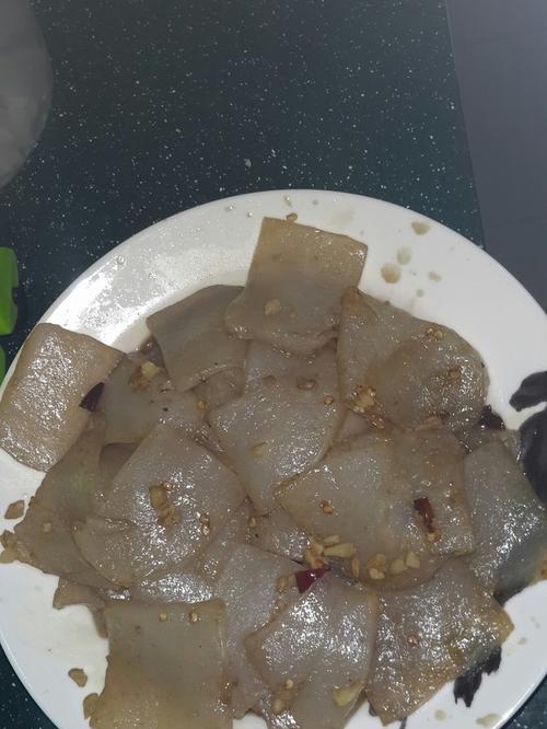 青蒜炒魔芋豆腐，美味又健康（以青蒜为调料）  第3张