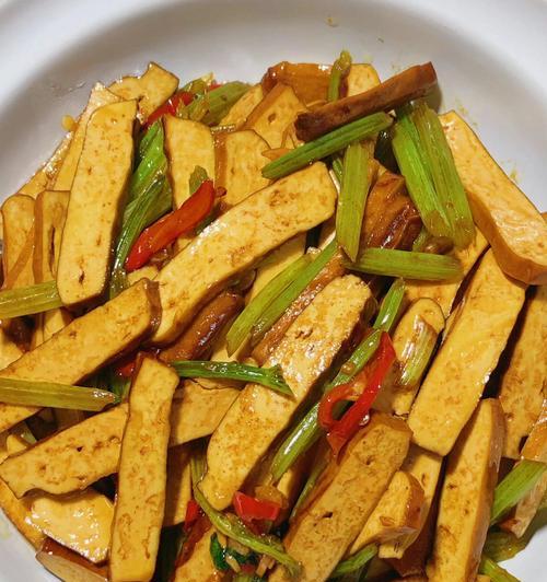学会做五花肉青蒜炒豆干，吃出家的味道（家常菜）  第1张