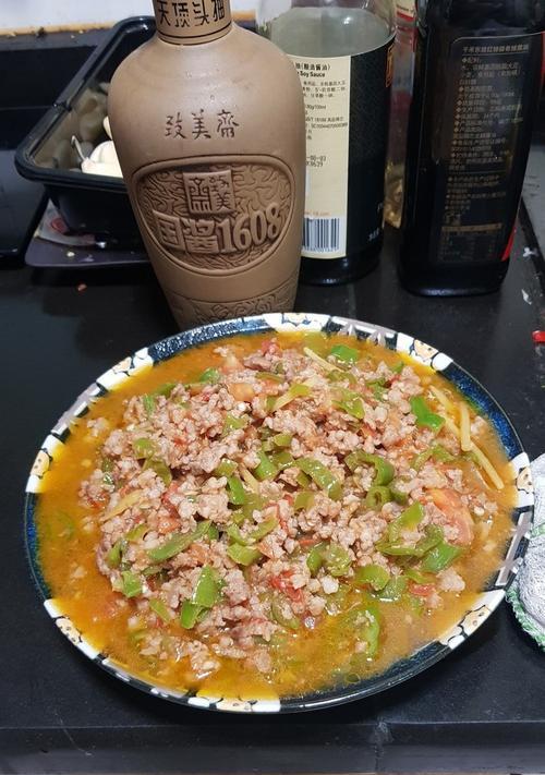 青柿子炒肉片的做法（用青柿子为肉片增添独特风味）  第2张