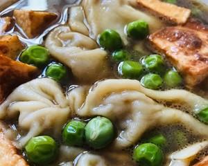 以青清煎馄饨为主的美食制作（传统美味再现）  第1张