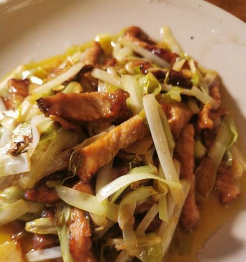 青青韭黄肉丝的制作方法（传统美食再现）  第1张