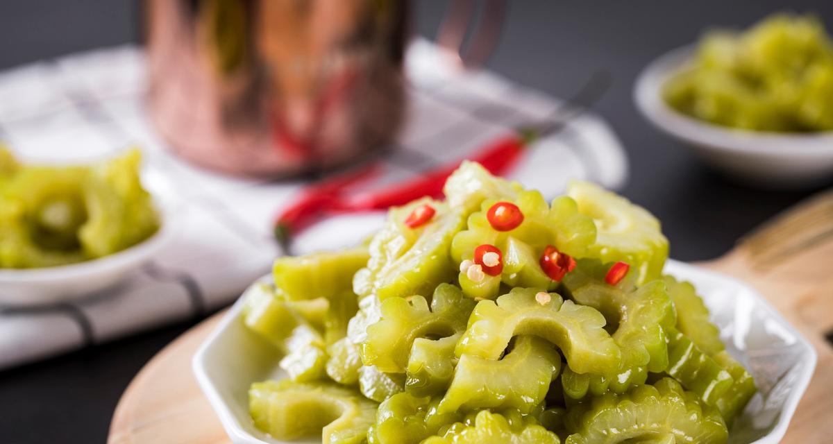 清爽夏日青苹果苦瓜冰饮的制作方法（健康饮品DIY）  第3张