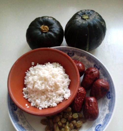 以青南瓜蛊为主题的美食探秘（领略独特的青南瓜味道）  第2张