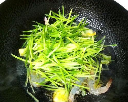 美味健康的青萝卜丝咸汤（健康营养的家常菜肴——青萝卜丝咸汤）