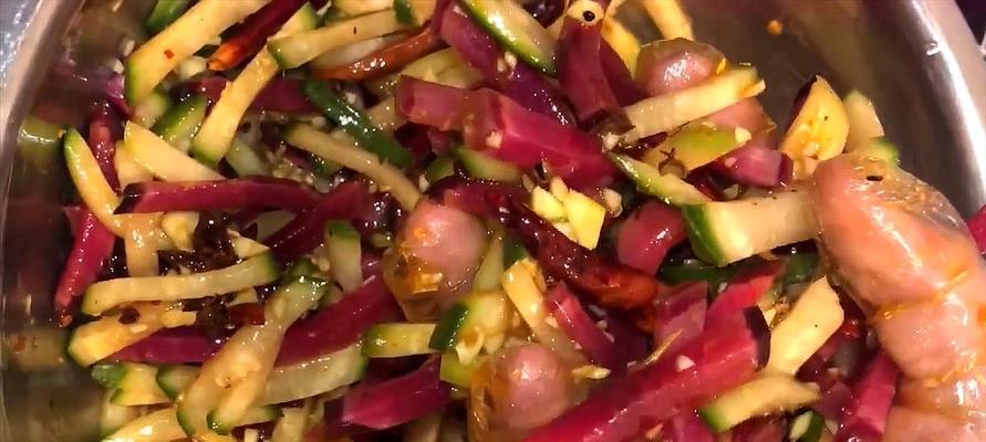 青萝卜玫瑰花——创意美食佳选（以青萝卜为原材料）  第3张