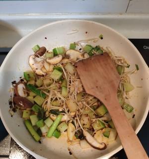 家常美食（健康鲜美的秋日暖汤）  第2张