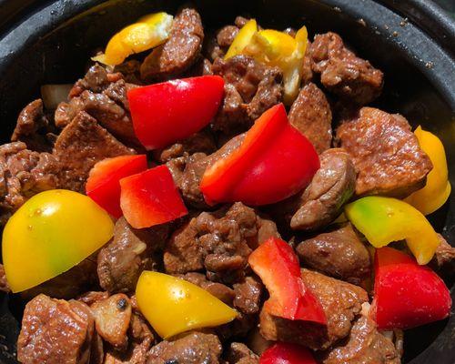 青萝卜煲鸭腿，营养美味的家常菜（一锅好料）  第3张