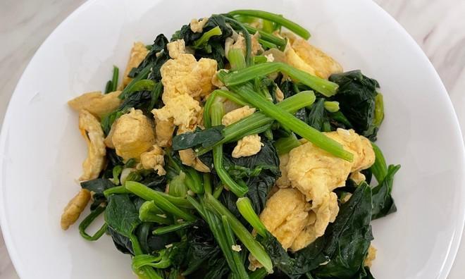 教你做青罗卜菠菜鸡蛋煎饼（健康营养美味）  第1张