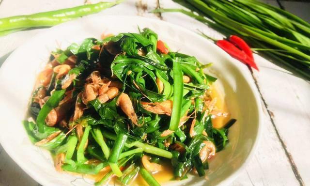 青韭炒河虾，鲜香美味（以青韭为底料）  第2张