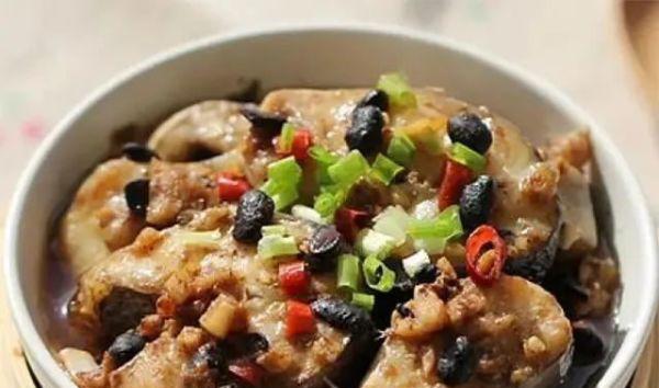 半煎煮豆豉鱼的做法是什么？步骤和技巧有哪些？  第2张
