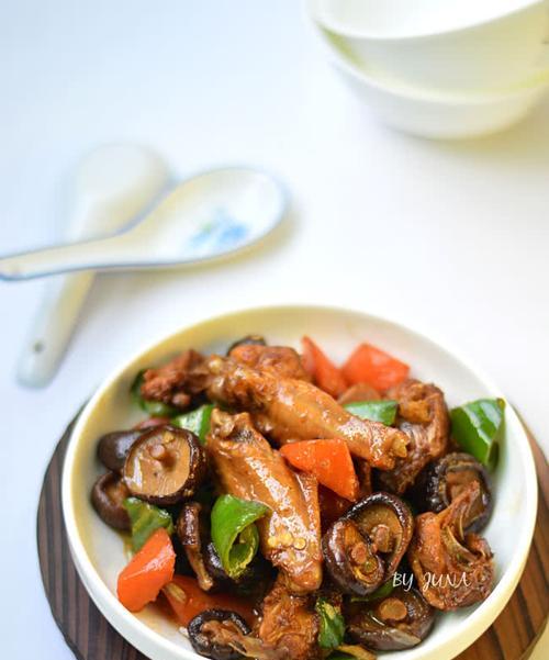 板栗香菇鸡汤怎么做？有哪些步骤和技巧？